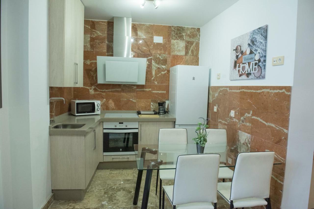 Apartamentos Luxury Puente De Triana เซบีญา ภายนอก รูปภาพ