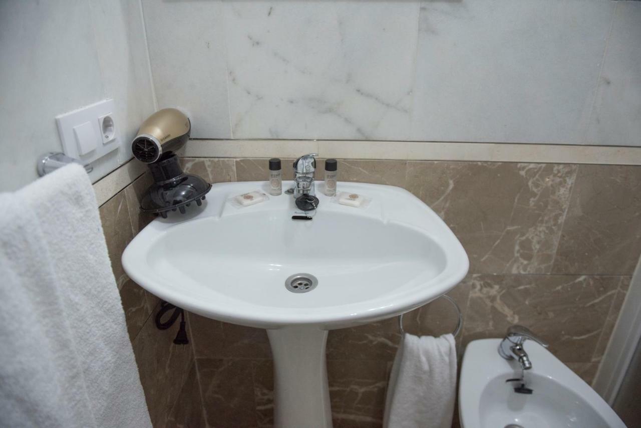 Apartamentos Luxury Puente De Triana เซบีญา ภายนอก รูปภาพ