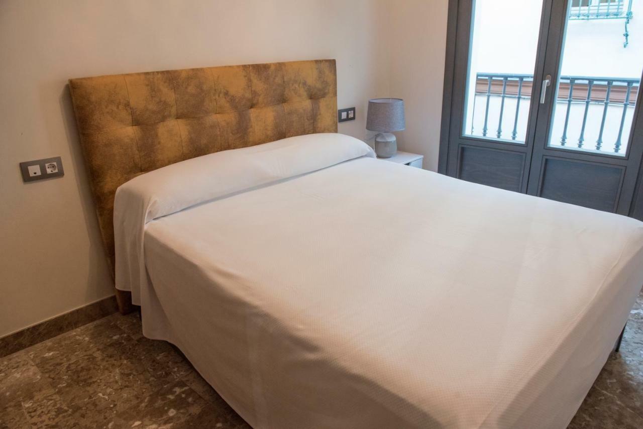Apartamentos Luxury Puente De Triana เซบีญา ภายนอก รูปภาพ