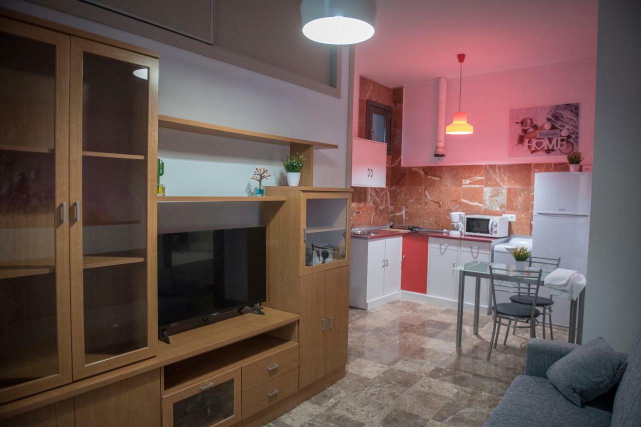 Apartamentos Luxury Puente De Triana เซบีญา ภายนอก รูปภาพ