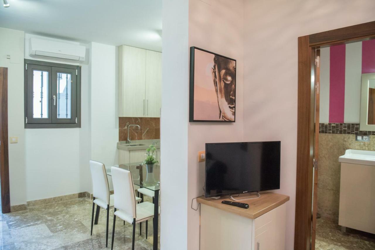 Apartamentos Luxury Puente De Triana เซบีญา ภายนอก รูปภาพ